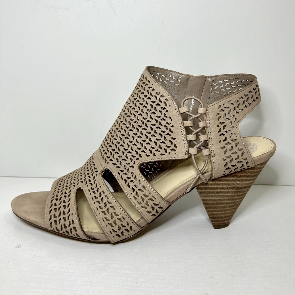 VINCE CAMUTO Women's ESTEN Laser Cut Leather Heel Sandals Dusty Mink Sz 12
